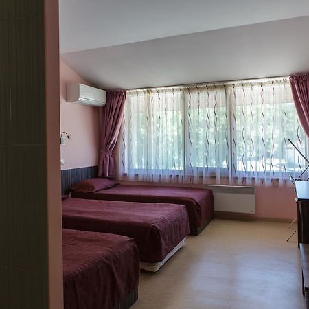 Family Hotel Kipra מראה חיצוני תמונה