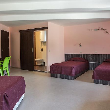 Family Hotel Kipra מראה חיצוני תמונה