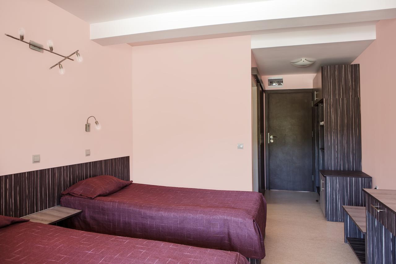 Family Hotel Kipra מראה חיצוני תמונה