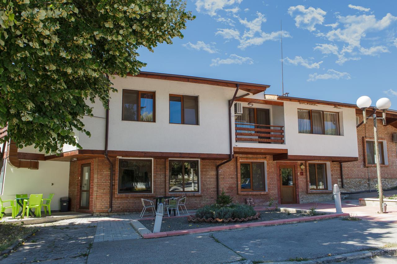 Family Hotel Kipra מראה חיצוני תמונה