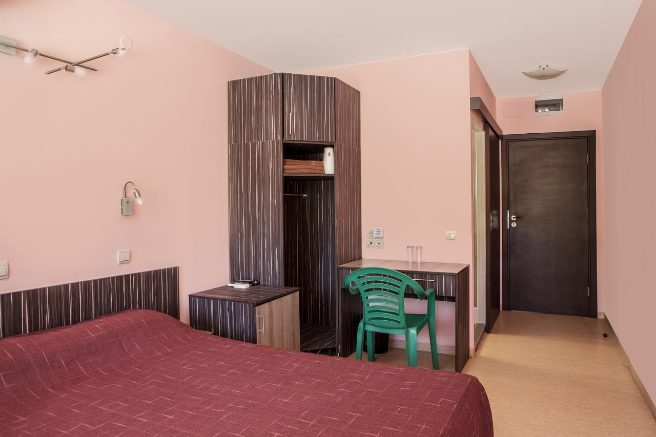 Family Hotel Kipra מראה חיצוני תמונה