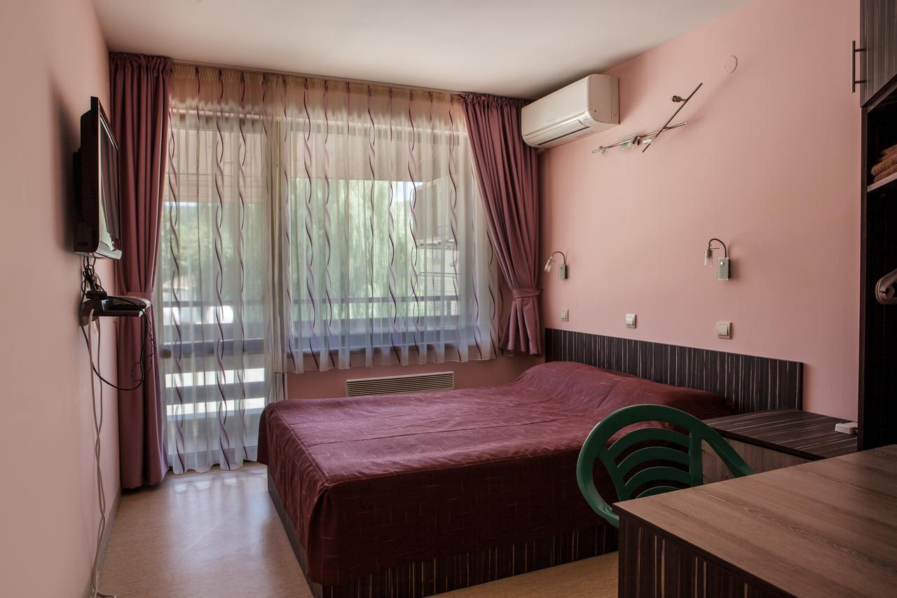 Family Hotel Kipra מראה חיצוני תמונה